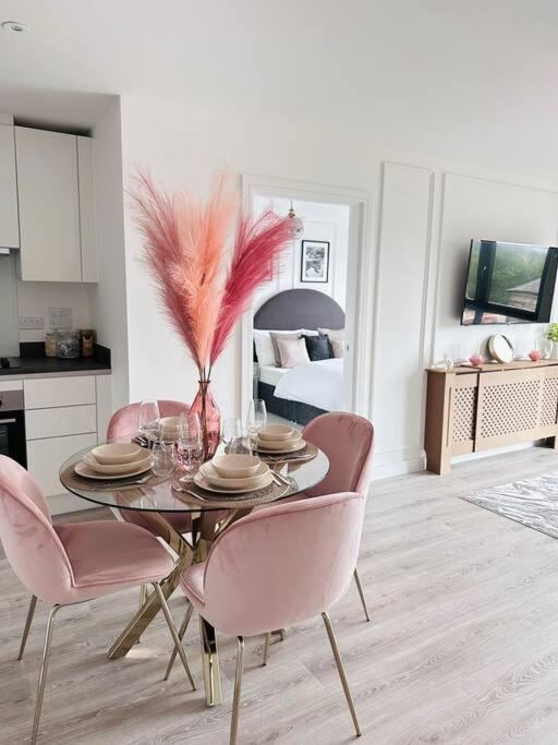 Central Derby Urban 2 Bedroom Flat - An Oasis Of Elegance! Free Parking And Wifi Suitable For Families And Professionals ภายนอก รูปภาพ