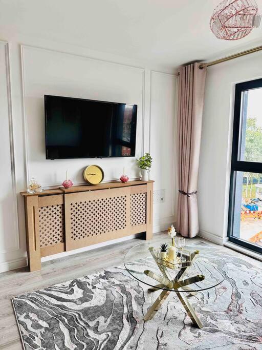 Central Derby Urban 2 Bedroom Flat - An Oasis Of Elegance! Free Parking And Wifi Suitable For Families And Professionals ภายนอก รูปภาพ